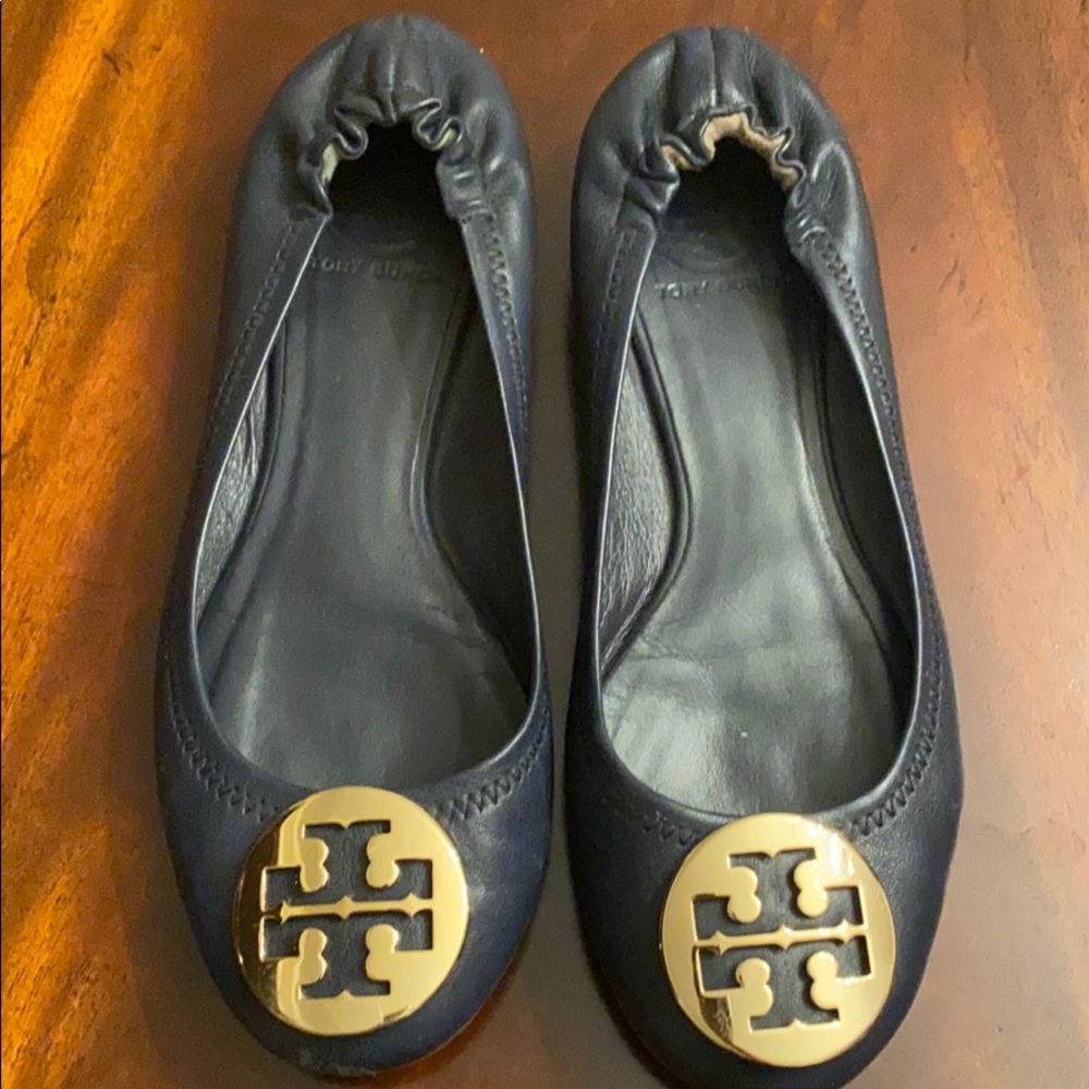Navy reva Tory Burch flats with gold logo